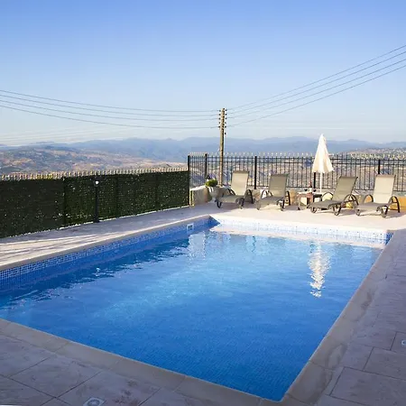 Valentine's House Theletra