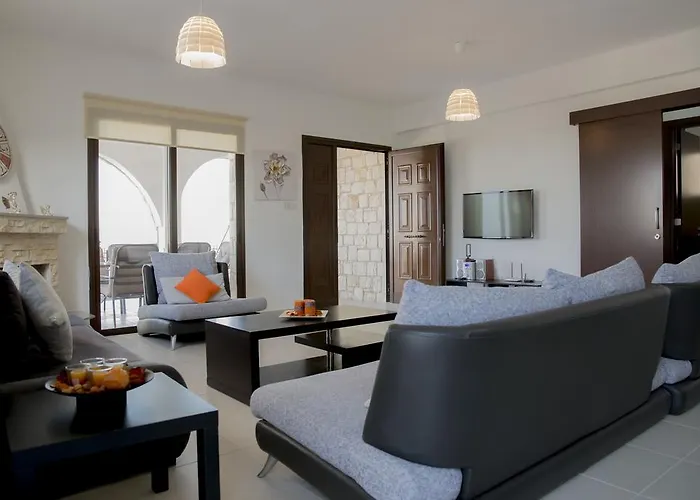 Valentine's House Theletra